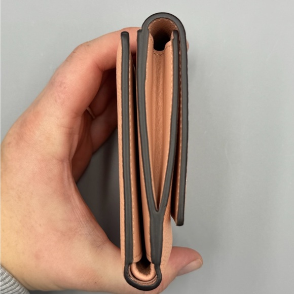 Fendi Peekaboo Leather Pink Bifold Wallet - Picture 15 of 16